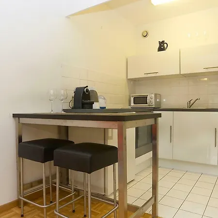Apartment Uhlandstr. 195