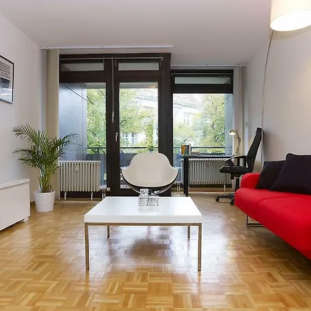 Uhlandstr. 195 *