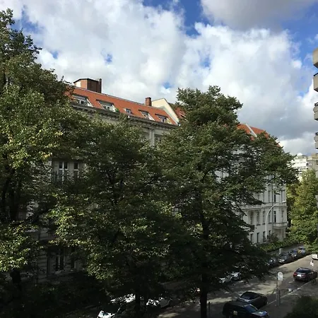 Apartment Uhlandstr. 195 *